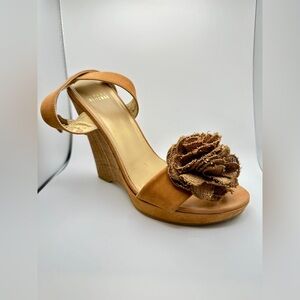 Stuart Weitzman Belfor Flower Wedges | Size 9.5